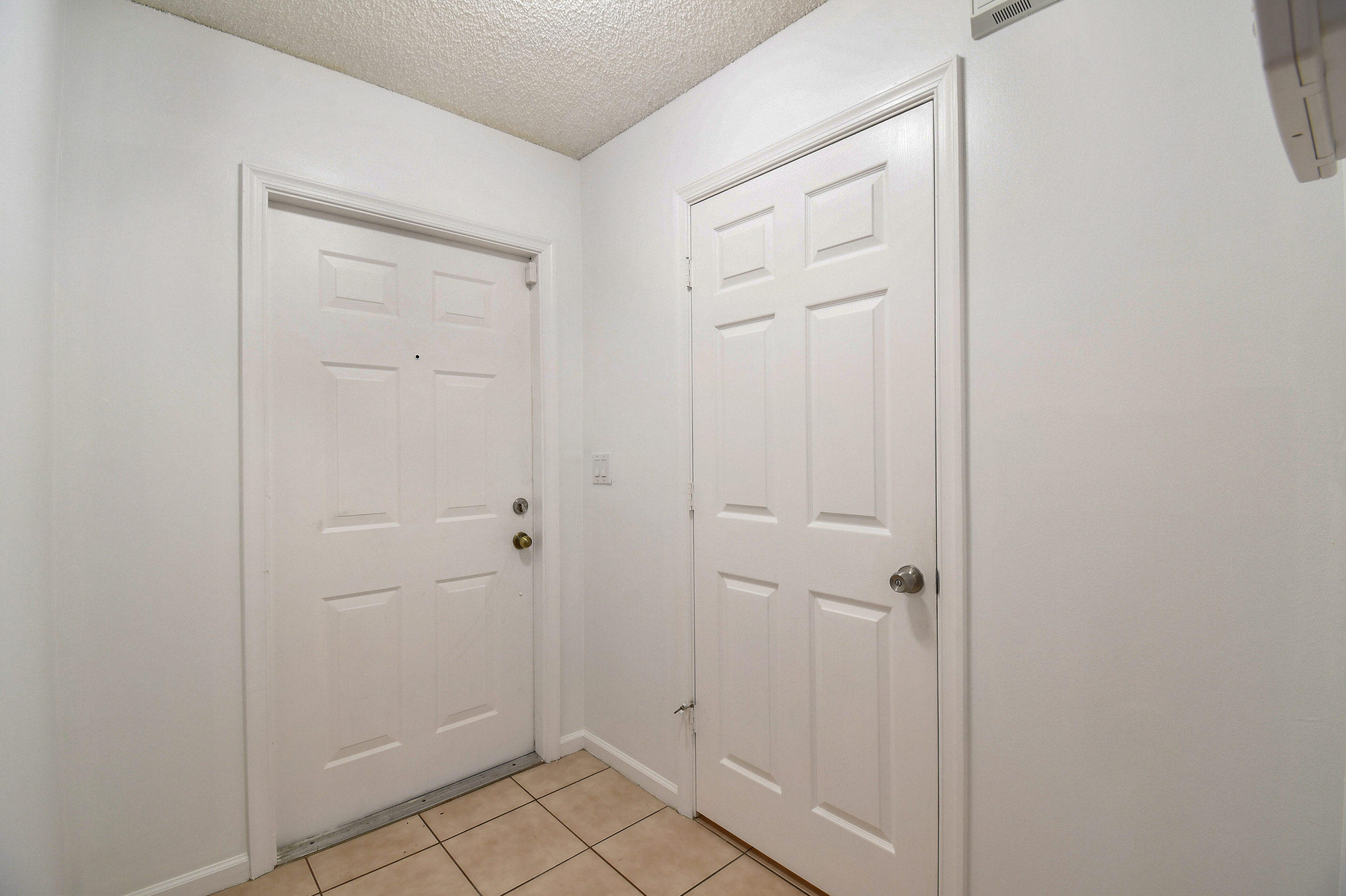 669 Imperial Lake Road West Palm Beach, FL 33413 - Photo 24 of 44 22_dsc_6974_5_6_7_8