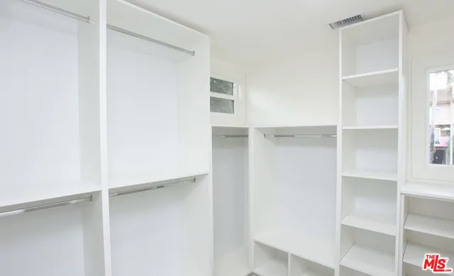 $1,499,000 | 433 South Wilton Place, Los Angeles, CA 90020