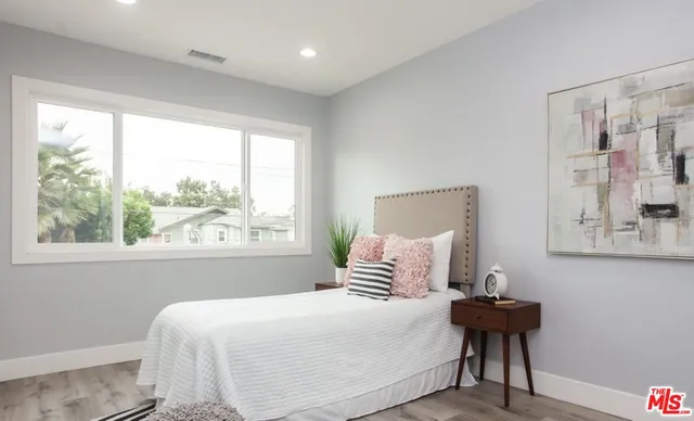 $1,499,000 | 433 South Wilton Place, Los Angeles, CA 90020