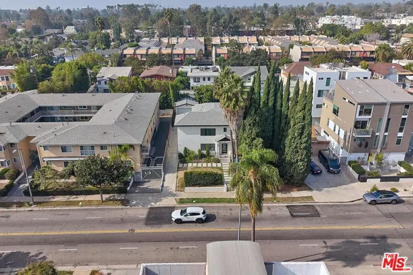 $1,499,000 | 433 South Wilton Place, Los Angeles, CA 90020