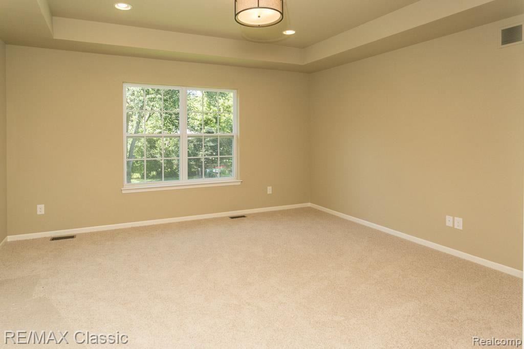 3336 Starr Road Royal Oak, MI 48073 - Photo 10 of 29 3336StarrRd-18.jpg