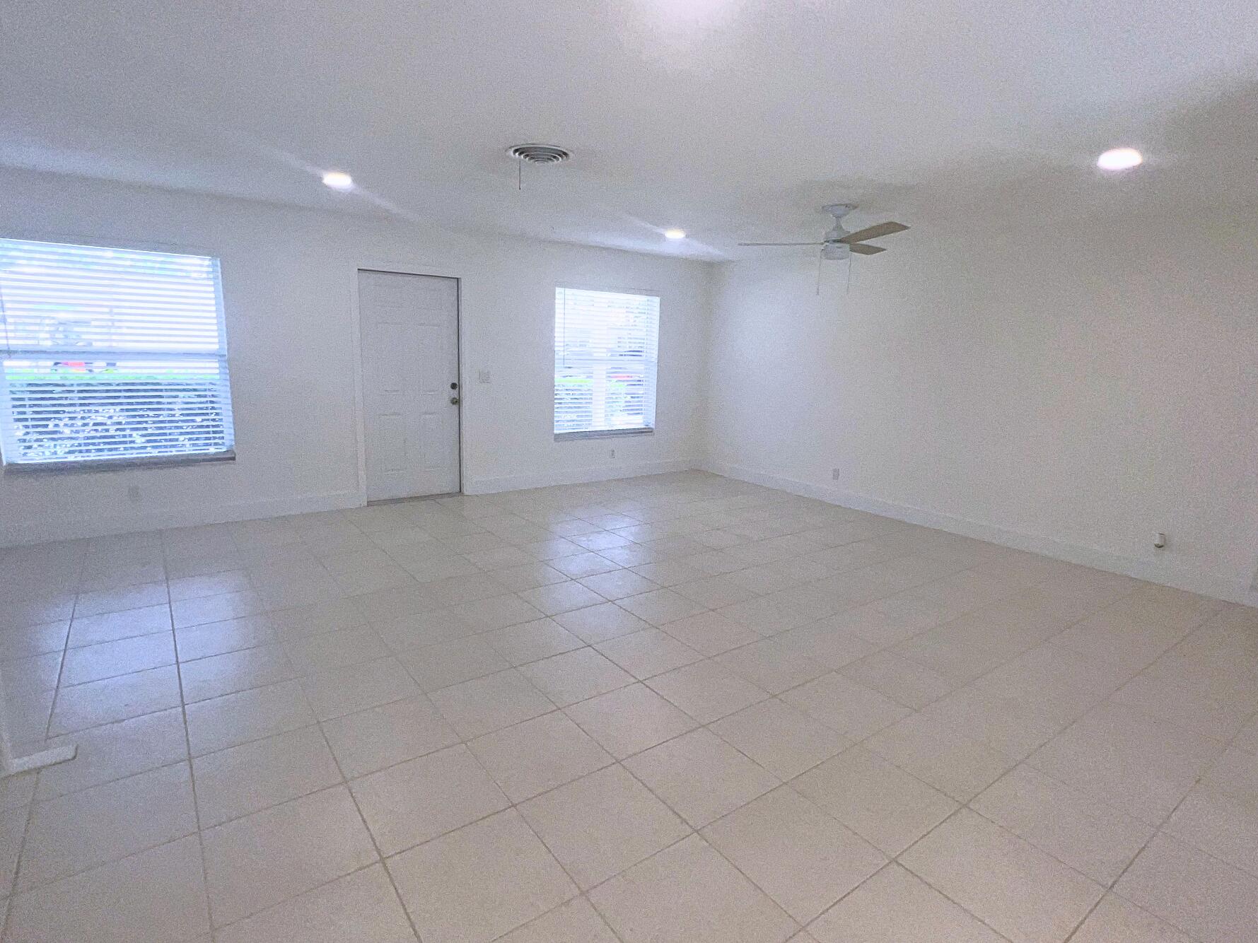 1260 Manor Drive Riviera Beach, FL 33404 - Photo 9 of 56 271