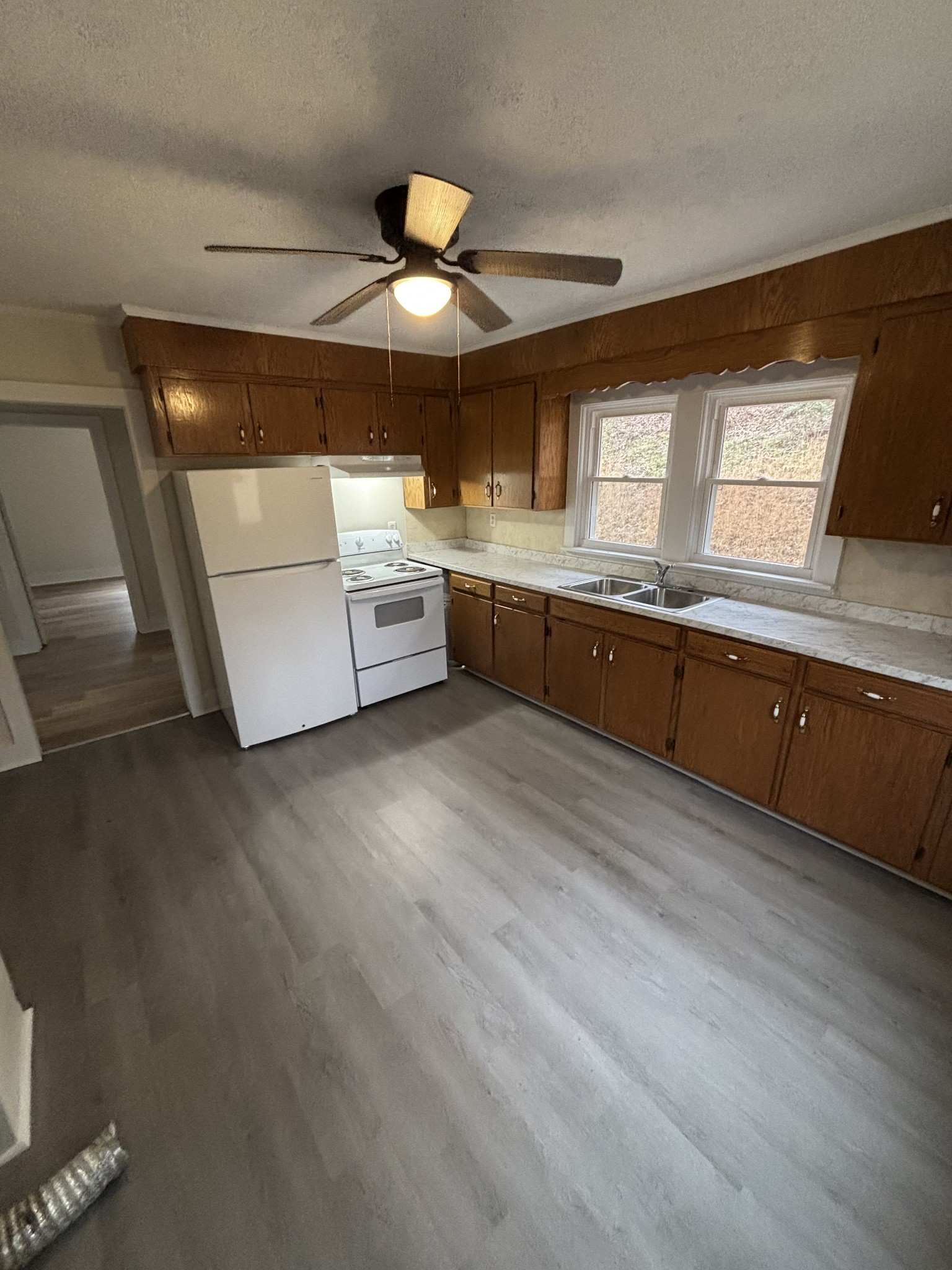 541 North Clydeton Road Waverly, TN 37185 - Photo 4 of 8 Gallery Image 4