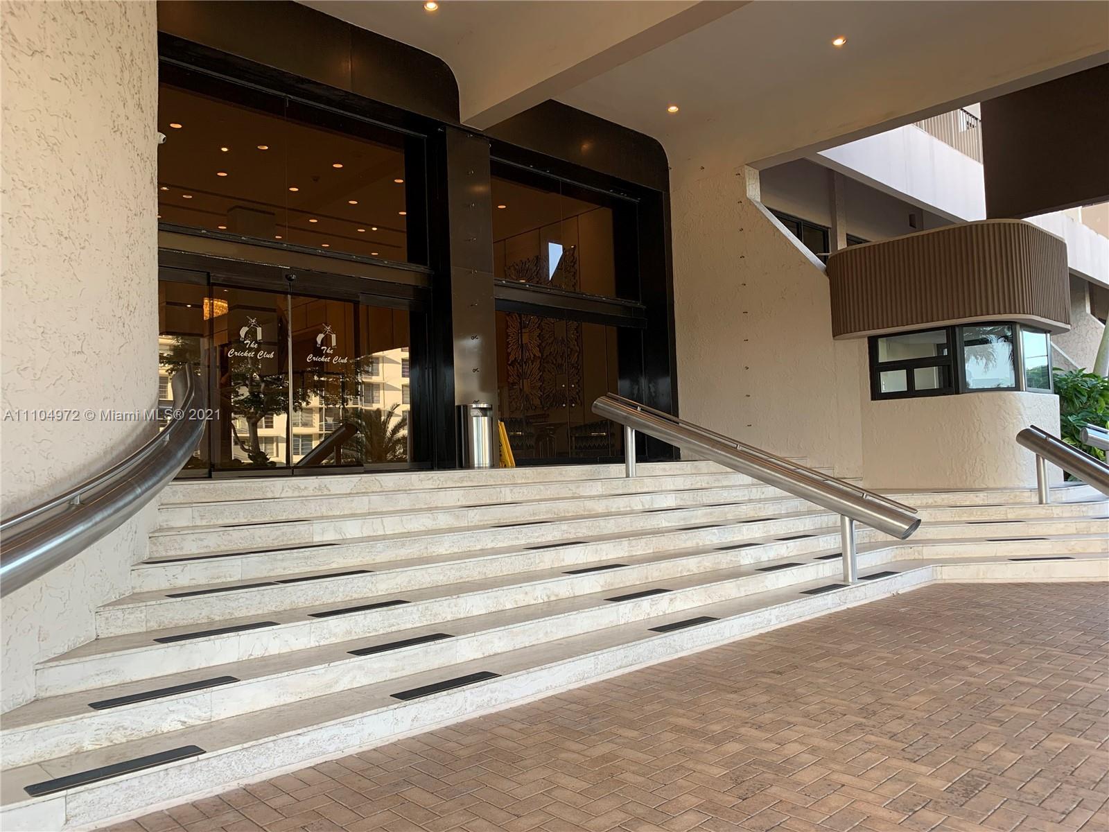 1800 Northeast 114th Street, Unit 703 Miami, FL 33181 - Photo 27 of 33 a view of a entryway