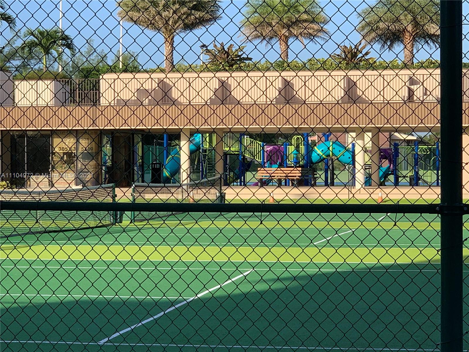 1800 Northeast 114th Street, Unit 703 Miami, FL 33181 - Photo 33 of 33 a view of outdoor space