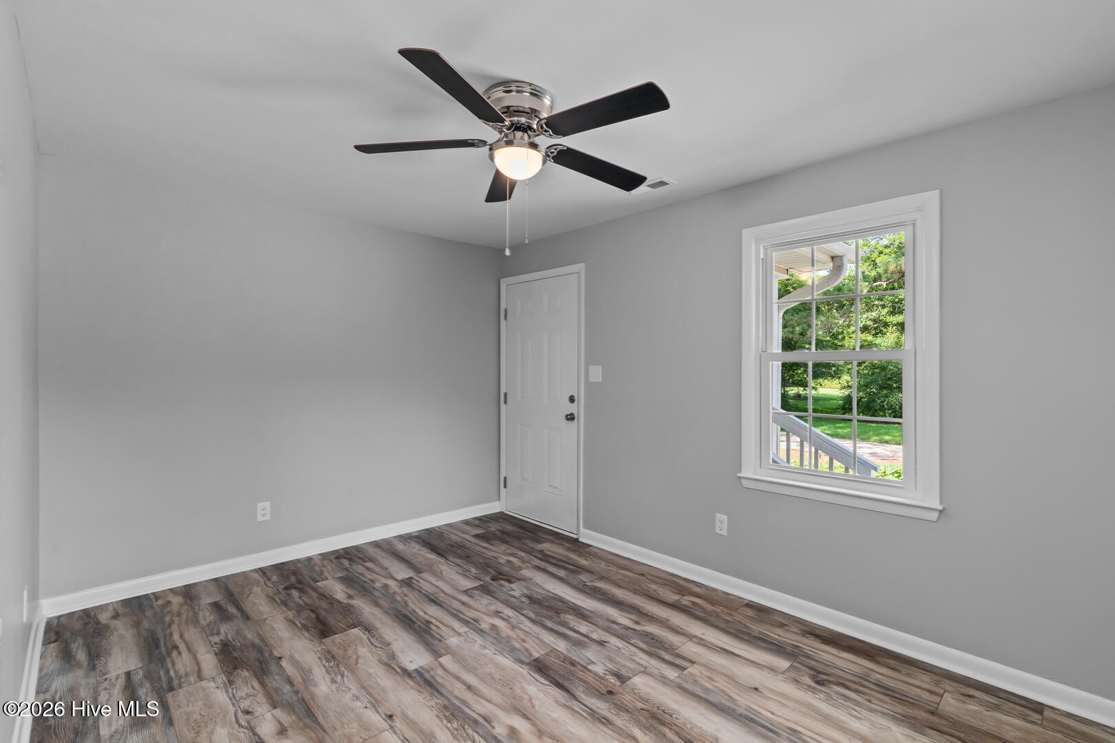 109 Rodeo Lane Jacksonville, NC 28540 - Photo 3 of 17