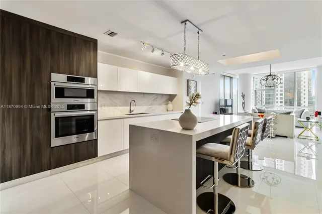 $9,850 | 851 Northeast 1st Avenue, Unit 1611, Miami, FL 33132