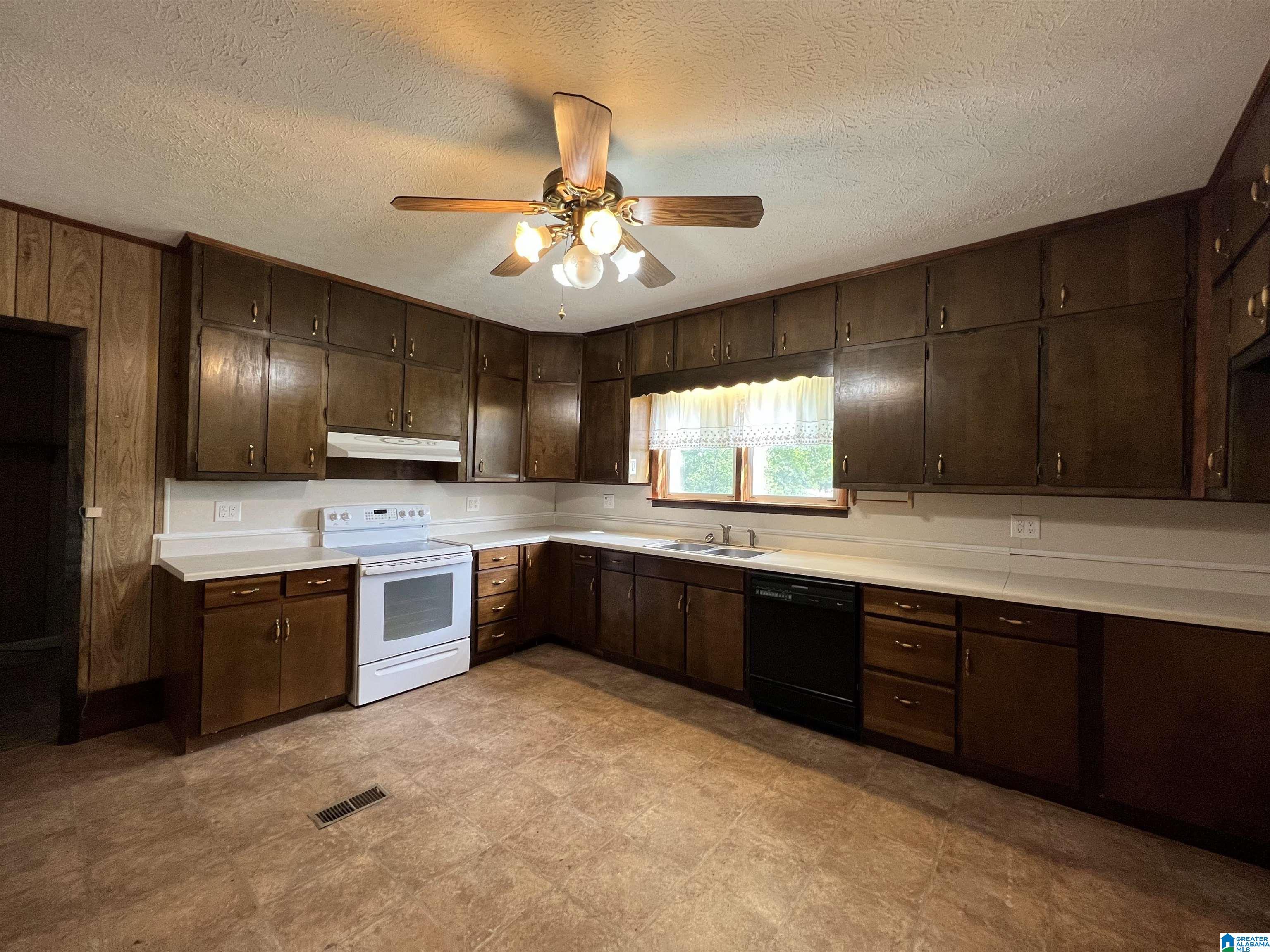 5161 Roy Webb Road Jacksonville, AL 36265 - Photo 10 of 46