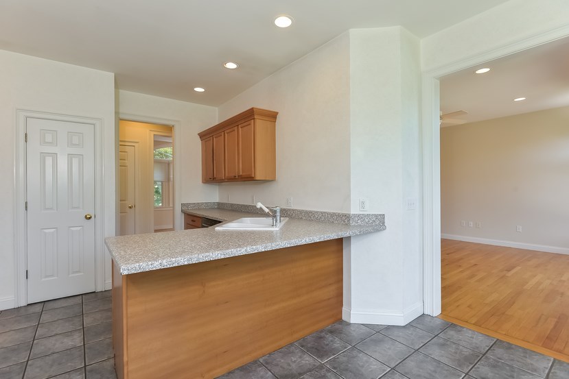 830 East Shore Road Jamestown, RI 02835 - Photo 14 of 40