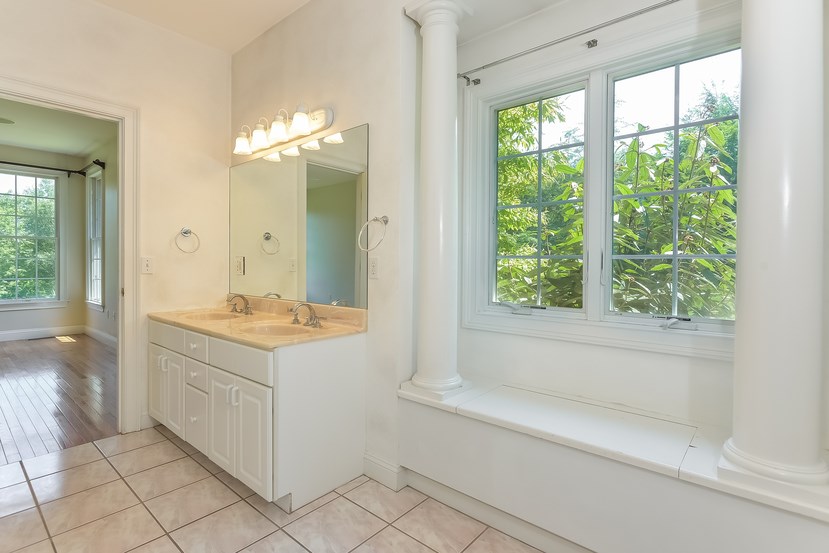 830 East Shore Road Jamestown, RI 02835 - Photo 21 of 40