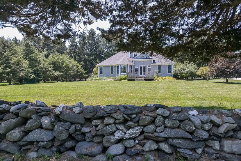830 East Shore Road Jamestown, RI 02835 - Photo 31 of 40