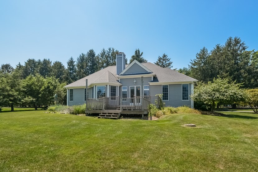 830 East Shore Road Jamestown, RI 02835 - Photo 33 of 40