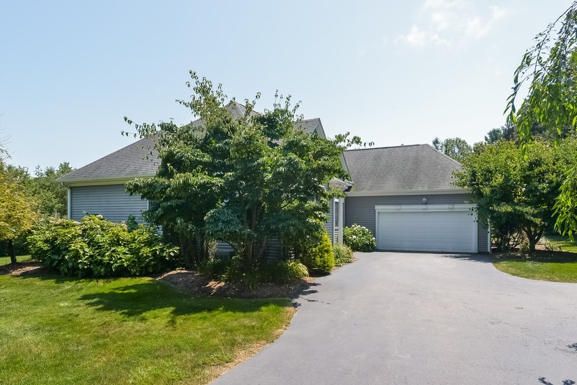 830 East Shore Road Jamestown, RI 02835 - Photo 4 of 40
