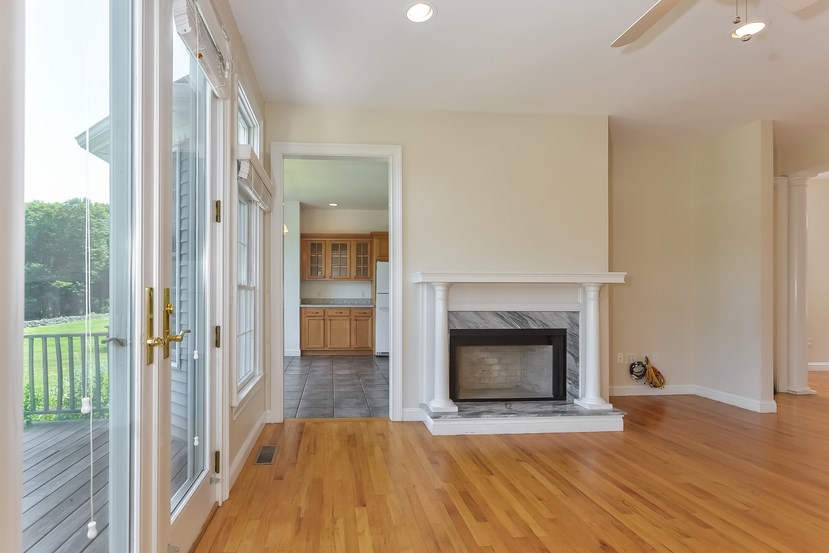 830 East Shore Road Jamestown, RI 02835 - Photo 10 of 40