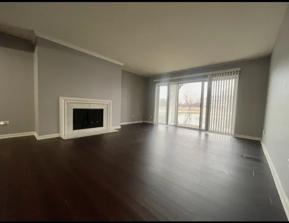 $2,350 | 5501 Carriageway Drive, Unit 112, Rolling Meadows, IL 60008