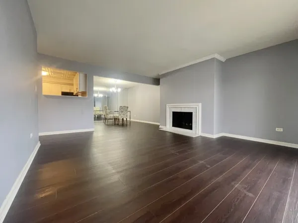 $2,350 | 5501 Carriageway Drive, Unit 112, Rolling Meadows, IL 60008