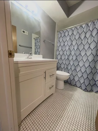 $2,350 | 5501 Carriageway Drive, Unit 112, Rolling Meadows, IL 60008