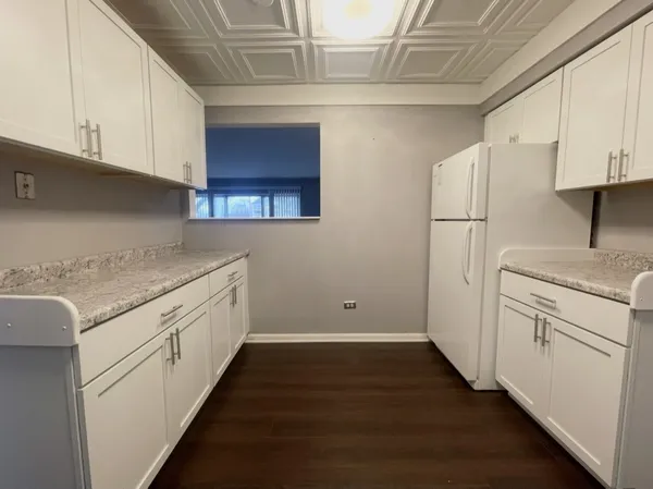 $2,350 | 5501 Carriageway Drive, Unit 112, Rolling Meadows, IL 60008