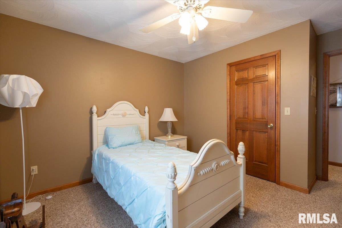 1813 Hunter Ridge Drive Springfield, IL 62704 - Photo 19 of 28 Gallery Image 19