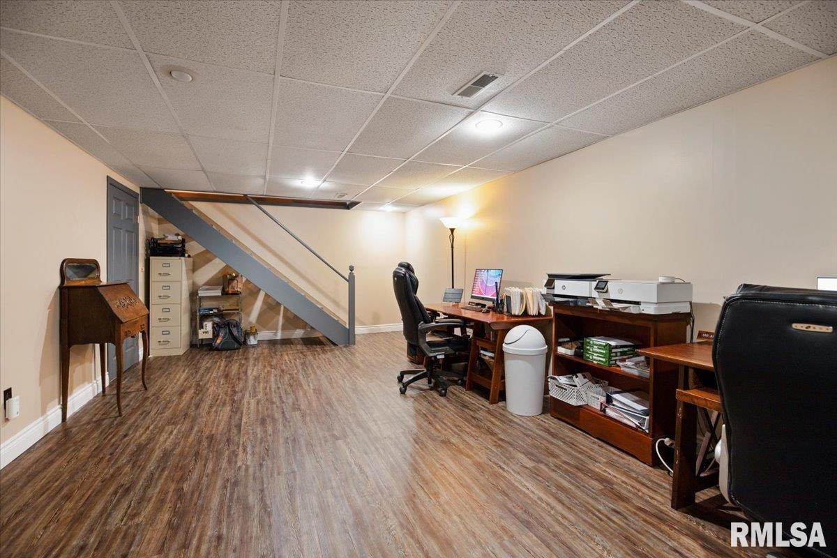 1813 Hunter Ridge Drive Springfield, IL 62704 - Photo 23 of 28 Gallery Image 23