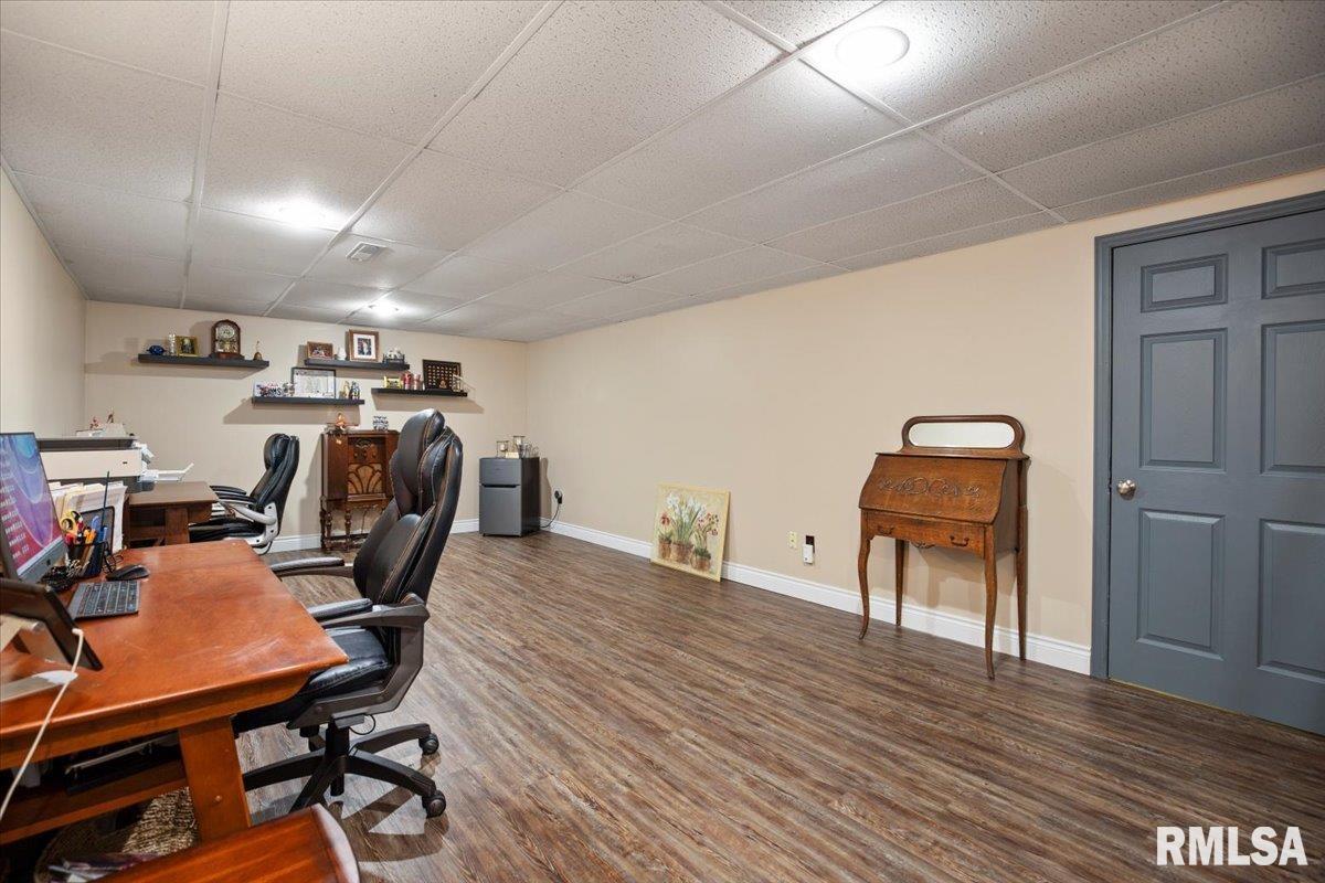 1813 Hunter Ridge Drive Springfield, IL 62704 - Photo 24 of 28 Gallery Image 24
