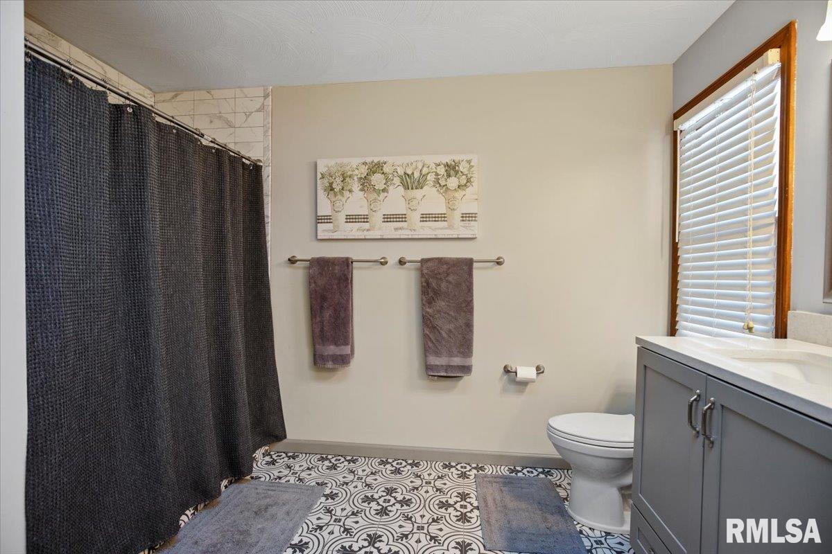1813 Hunter Ridge Drive Springfield, IL 62704 - Photo 10 of 28 Gallery Image 10