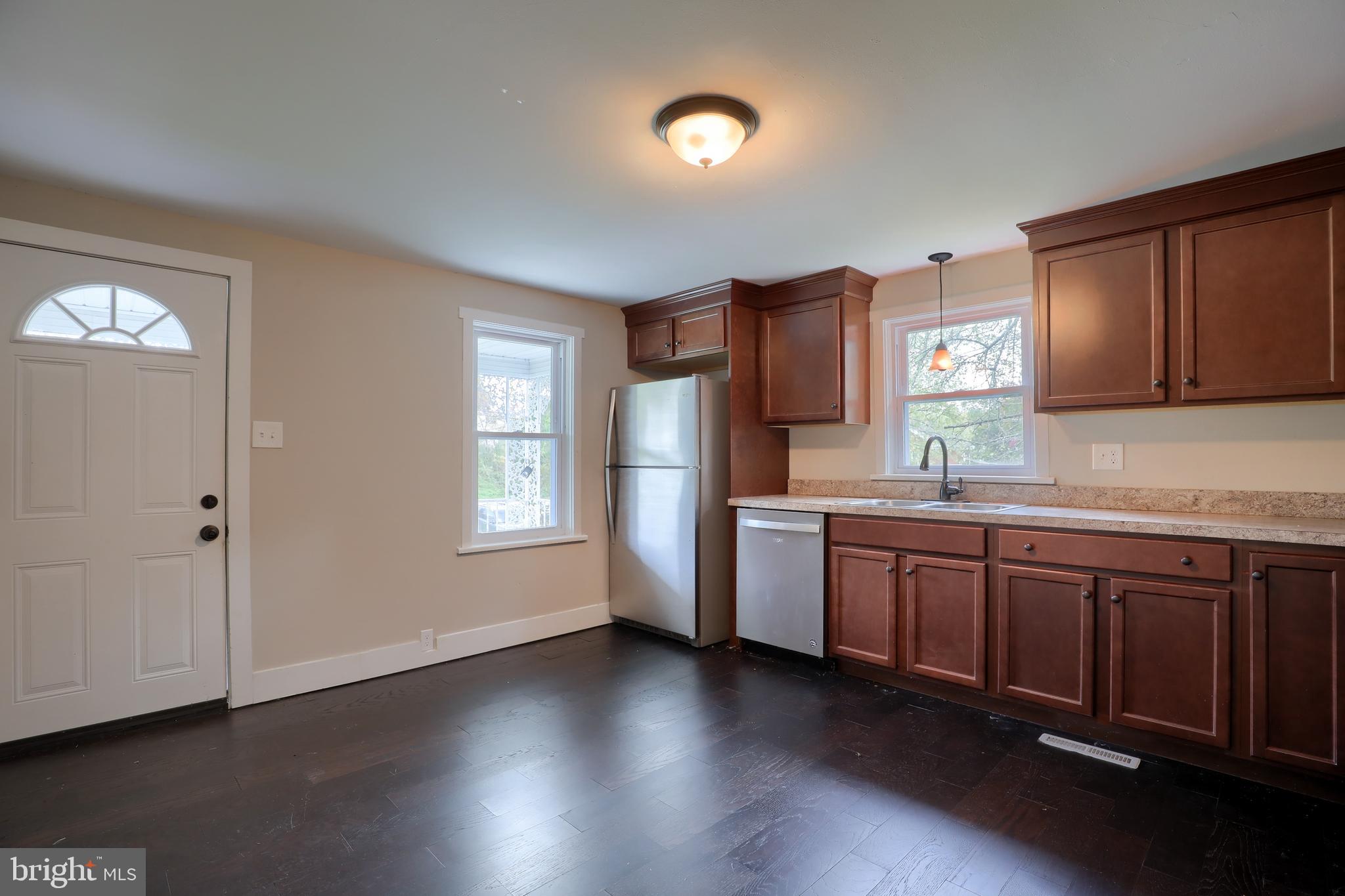 76 North Penn Street Windsor, PA 17366 - Photo 10 of 29