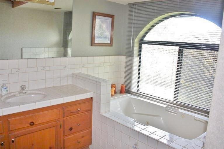 16745 Sample Road Clovis, CA 93619 - Photo 11 of 17 Gallery Image 11