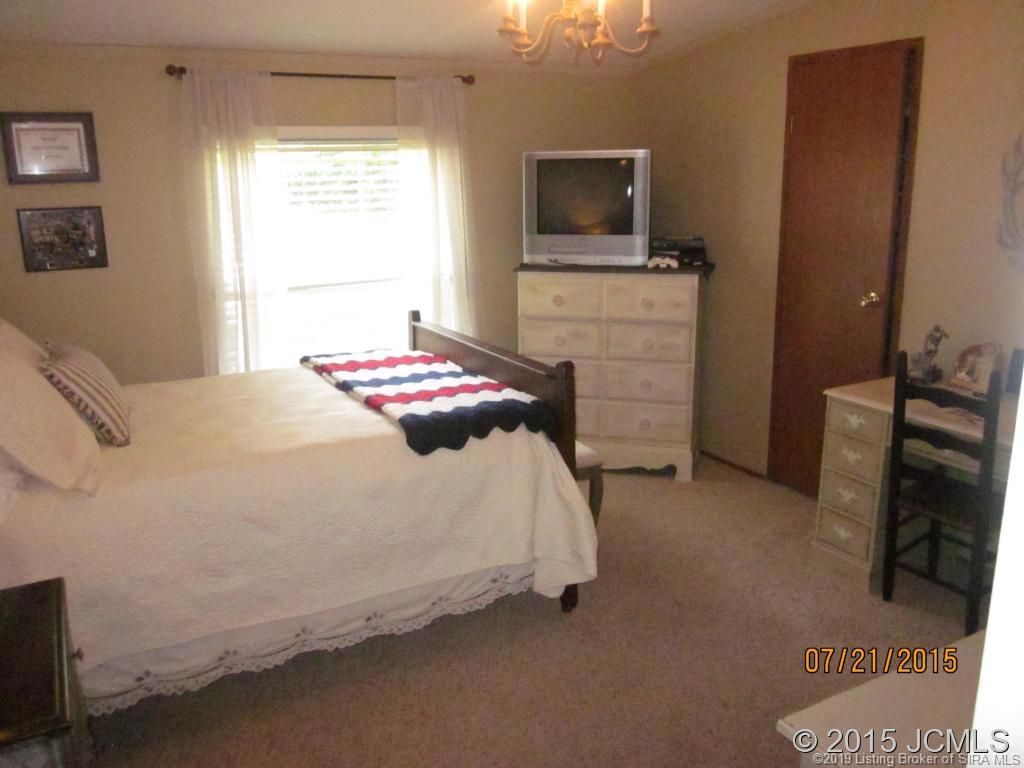 7956 West Ford Road Lexington, IN 47138 - Photo 5 of 13