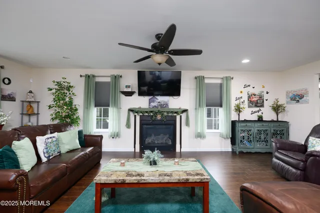 $699,999 | 521 Columbia Avenue, Union Beach, NJ 07735