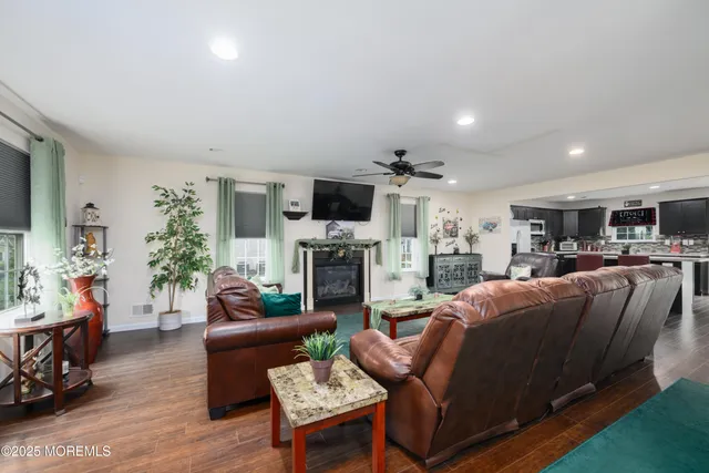 $699,999 | 521 Columbia Avenue, Union Beach, NJ 07735