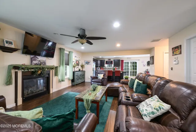 $699,999 | 521 Columbia Avenue, Union Beach, NJ 07735