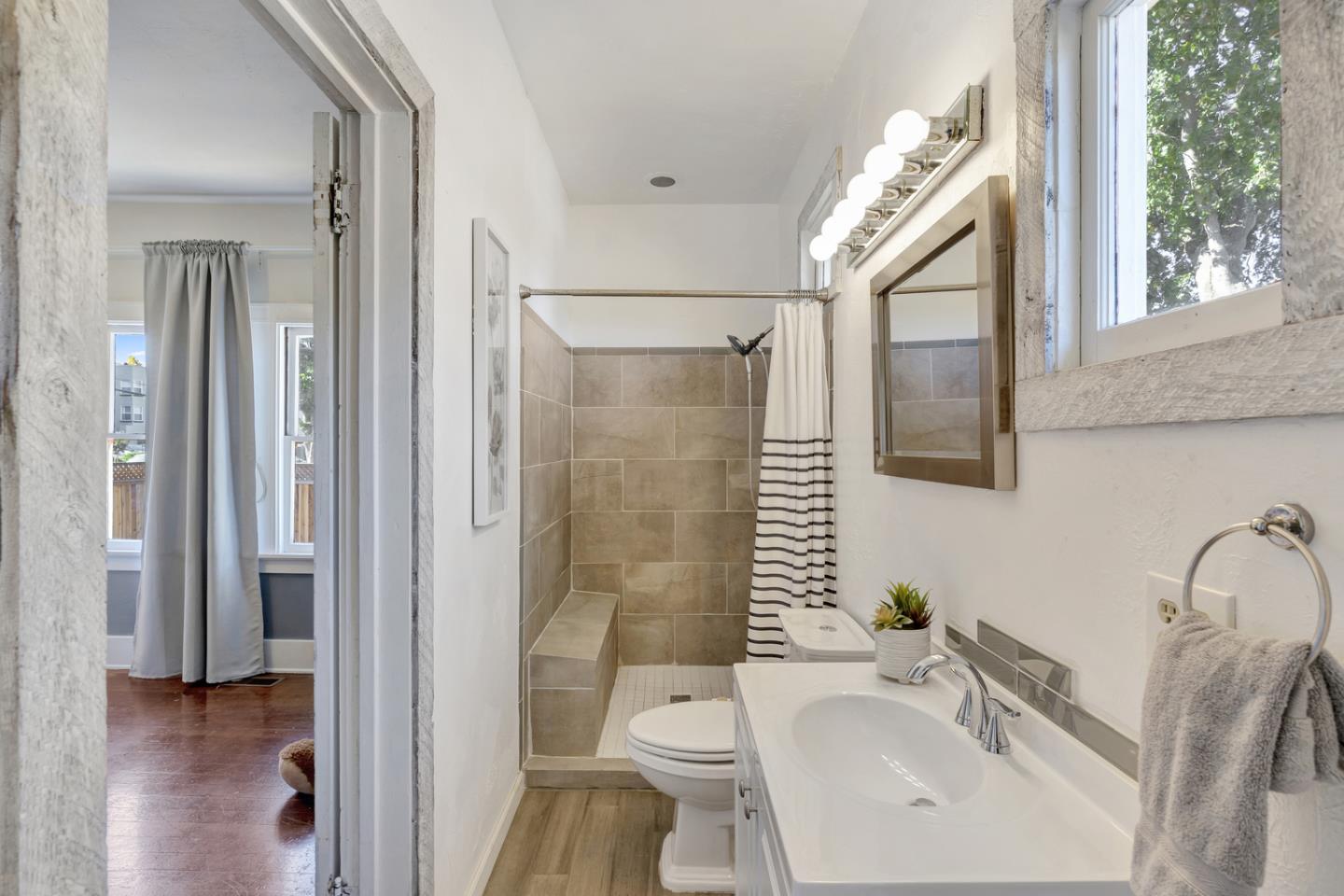 445 Northern Road San Jose, CA 95125 - Photo 24 of 42 a bathroom with a sink toilet and shower