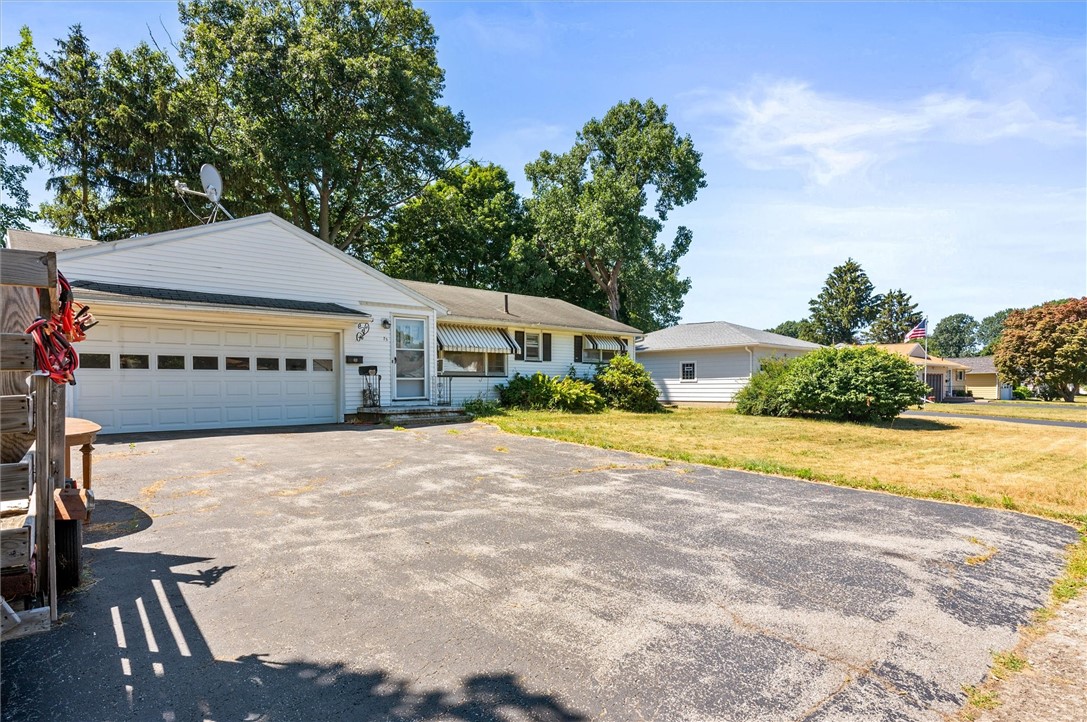 75 Everclay Drive Greece, NY 14616 - Photo 2 of 25