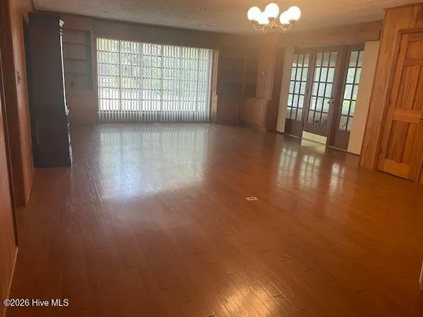 $299,900 | 403 Woodland Drive, Elizabethtown, NC 28337