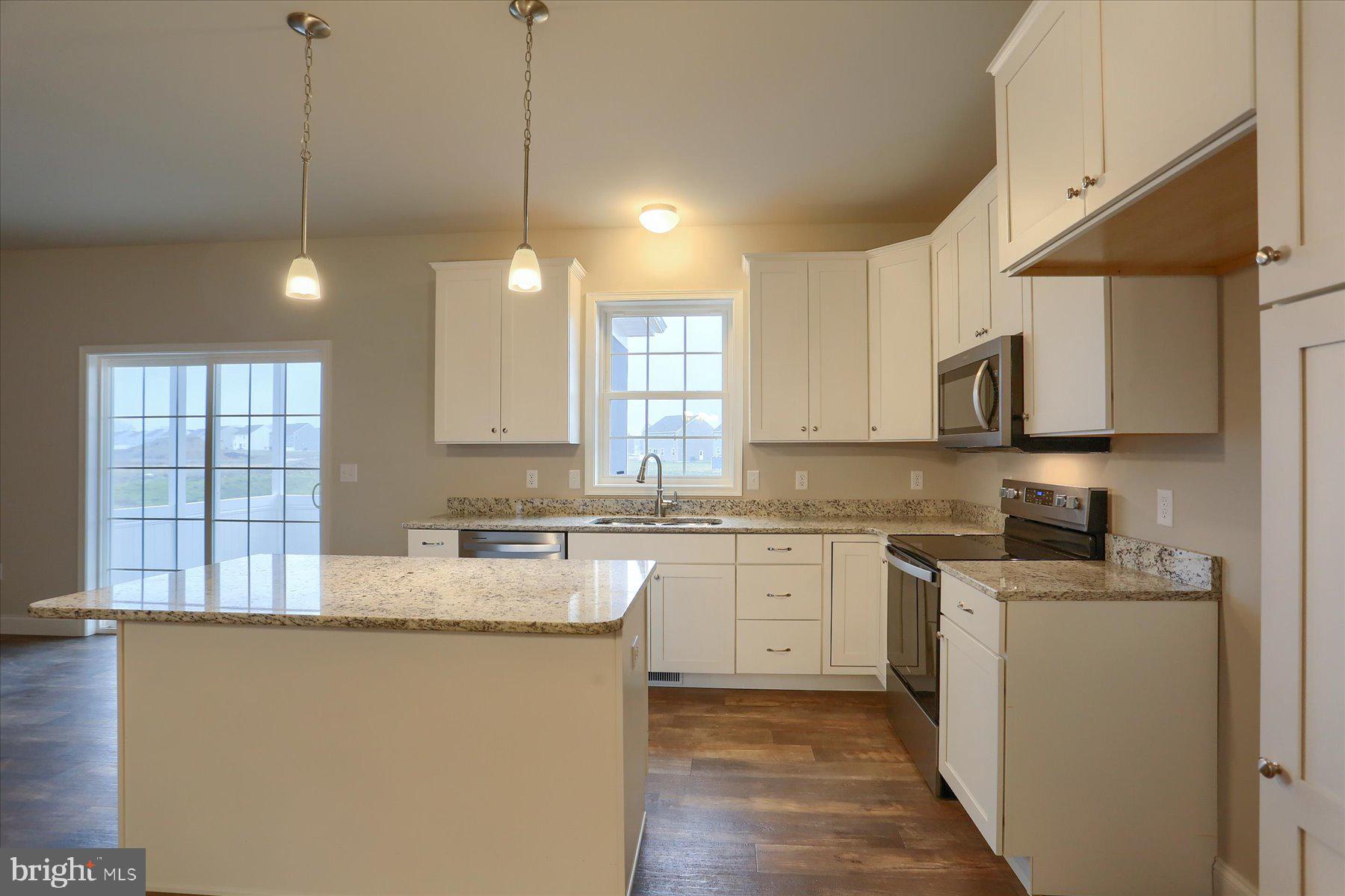 46 Bennington Way Carlisle, PA 17013 - Photo 3 of 8 Kitchen