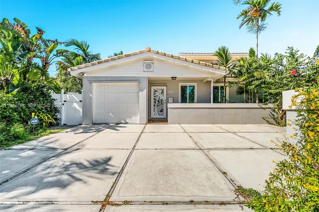 $965,000 | 517 Northeast 2nd Place, Dania Beach, FL 33004