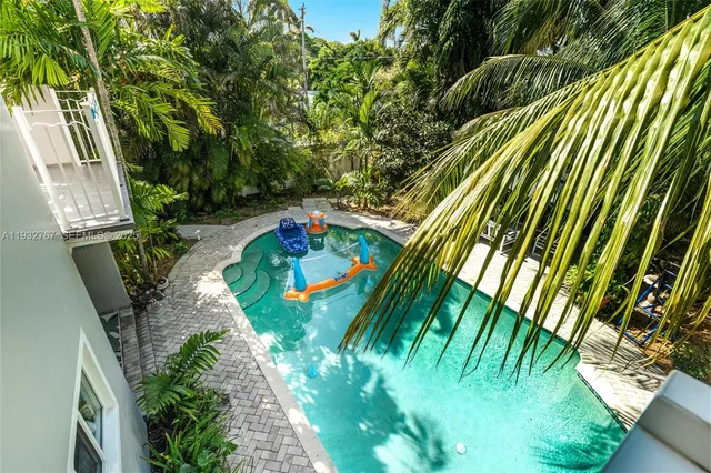 $965,000 | 517 Northeast 2nd Place, Dania Beach, FL 33004