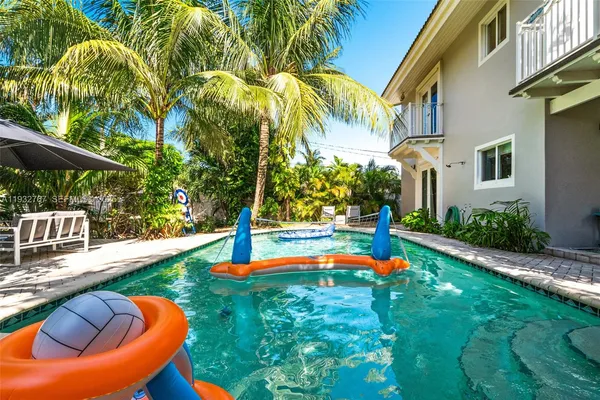 $965,000 | 517 Northeast 2nd Place, Dania Beach, FL 33004