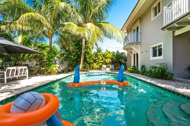 $965,000 | 517 Northeast 2nd Place, Dania Beach, FL 33004