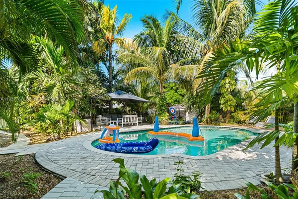 $965,000 | 517 Northeast 2nd Place, Dania Beach, FL 33004