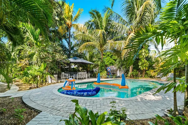 $965,000 | 517 Northeast 2nd Place, Dania Beach, FL 33004
