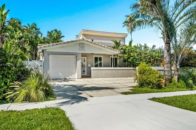 $965,000 | 517 Northeast 2nd Place, Dania Beach, FL 33004