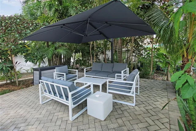 $965,000 | 517 Northeast 2nd Place, Dania Beach, FL 33004