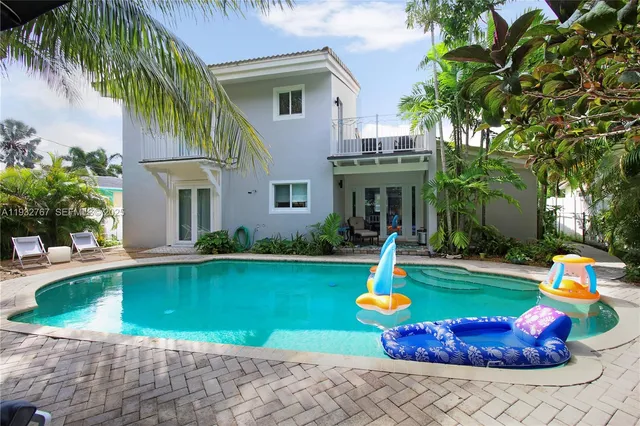 $965,000 | 517 Northeast 2nd Place, Dania Beach, FL 33004
