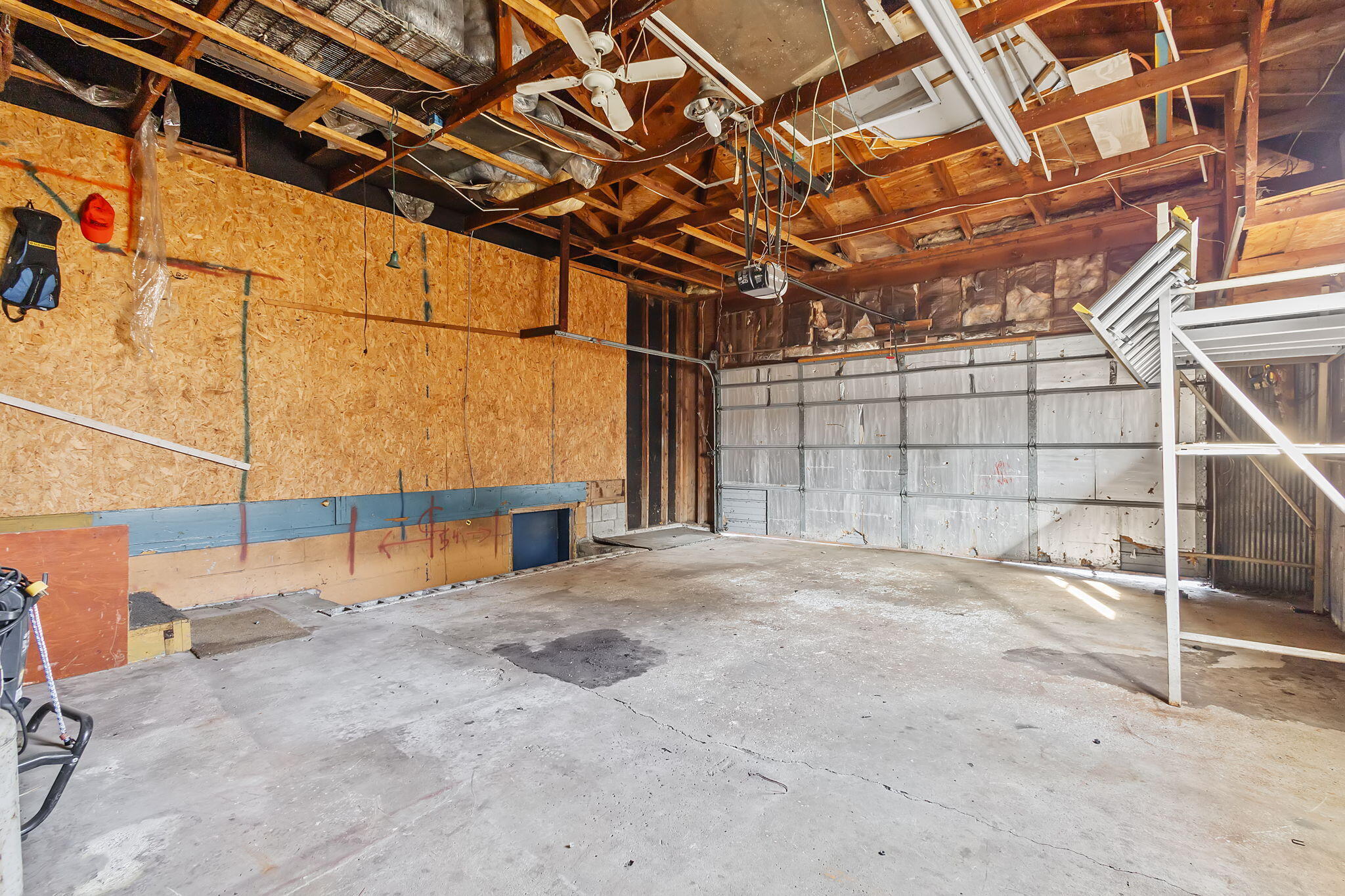 6801 West 1350th Street North Demotte, IN 46310 - Photo 35 of 44 a view of an empty room with a garage