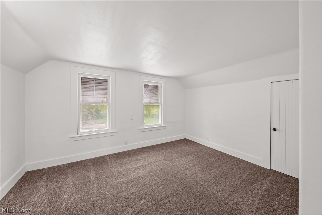 642 Parkman Road Northwest Warren, OH 44485 - Photo 9 of 24