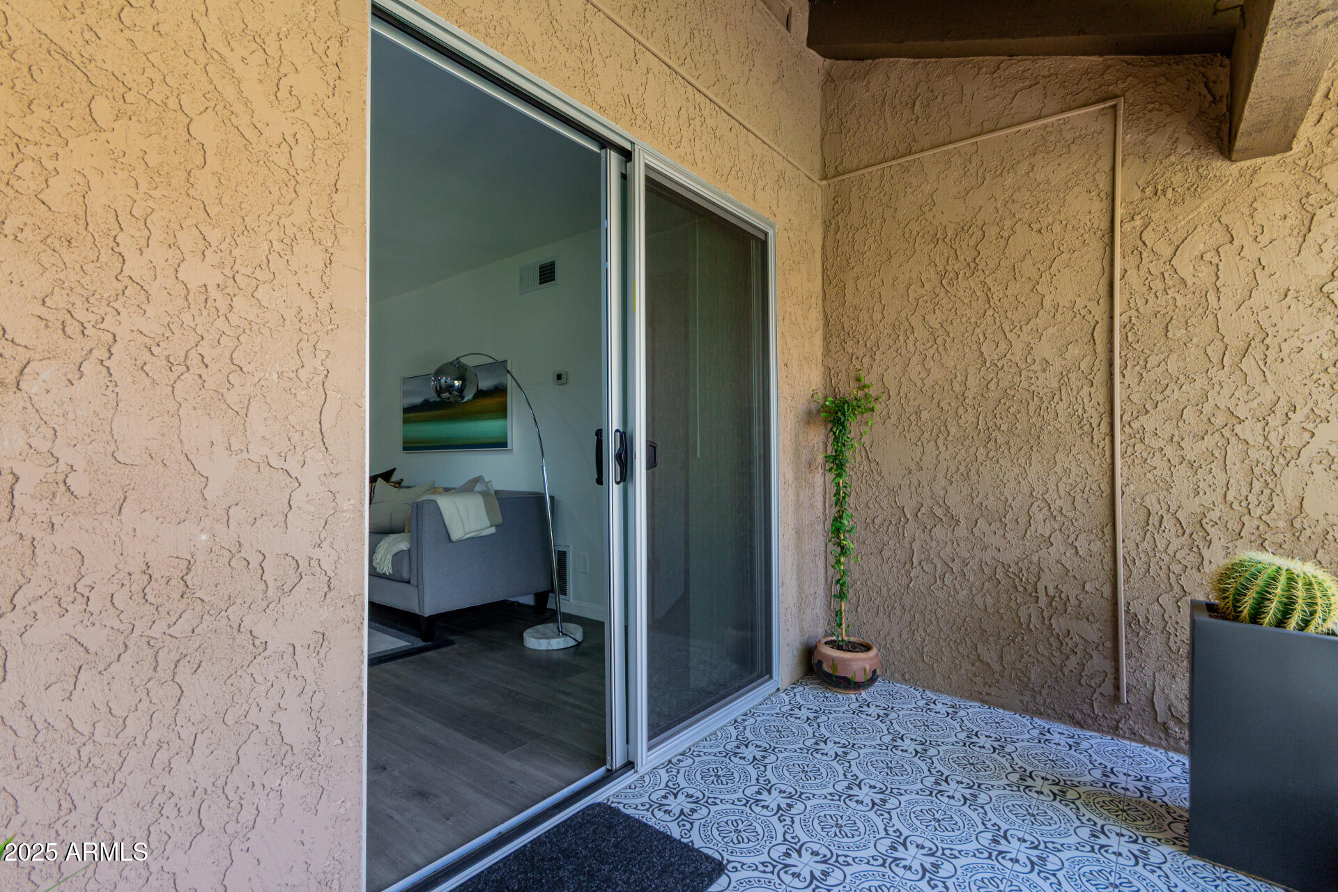 5525 East Thomas Road, Unit M12 Phoenix, AZ 85018 - Photo 24 of 42 balcony