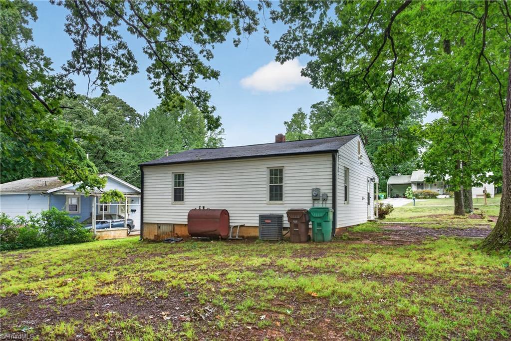 124 Manor Drive High Point, NC 27260 - Photo 36 of 44