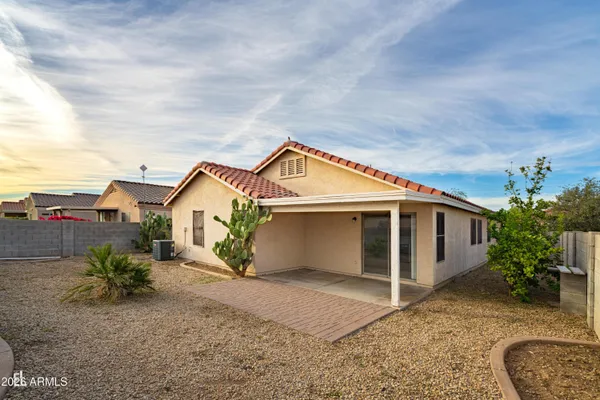$2,000 | 11825 West Edgemont Avenue, Avondale, AZ 85392